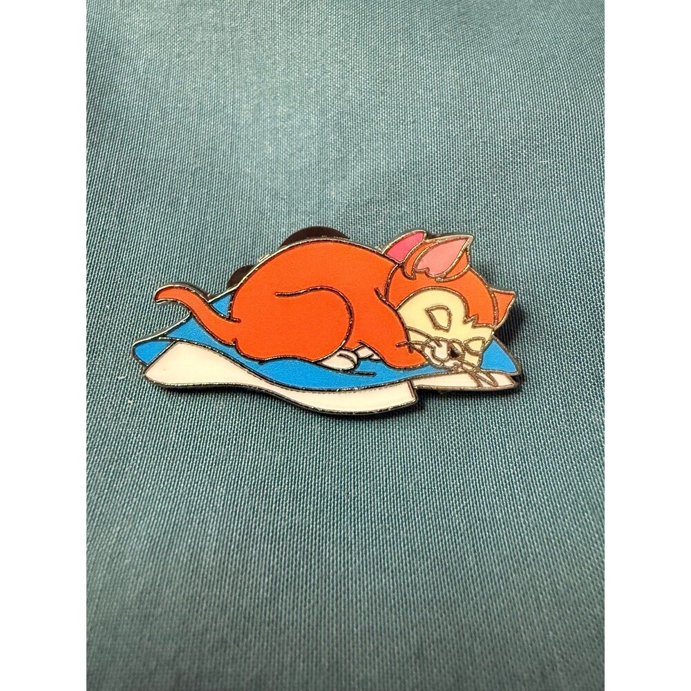 Disney Sweet Dreams Mystery Collection Dinah pin